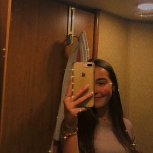 Meet your Posher, Béatrice